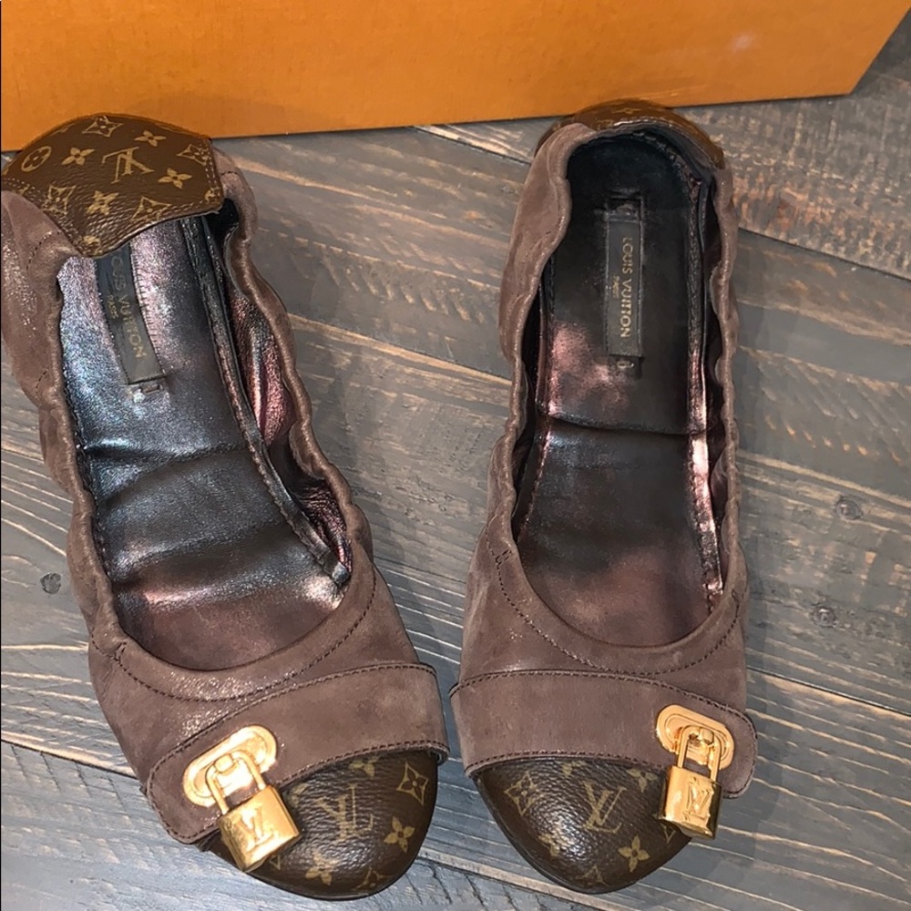🎀Louis Vuitton Lucky Locket 🔒 Flats
